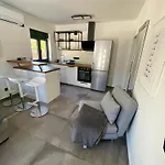 Enna C Perfect Location * מדולין